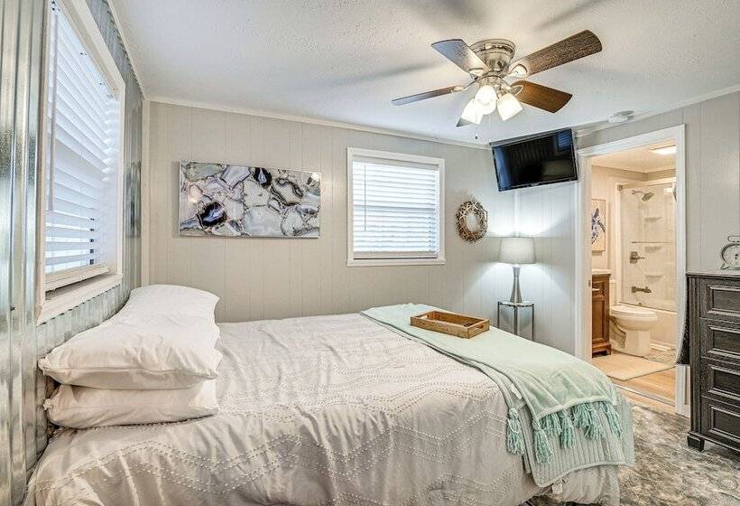 Myrtle Beach  Coastal Cabana  W/ Resort Amenities!