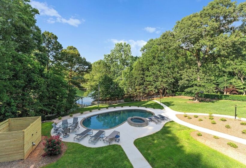 Shoreway Cove By Avantstay Waterfront, Pool, Dock