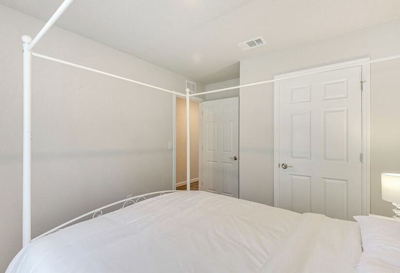 Sunny Palm Coast Home: 10 Mi To Flagler Beach!