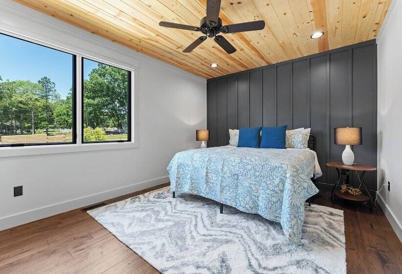 The Lodges Avantstay Lakefront, Sleeps 66 Pools, Docks, Theaters, Views