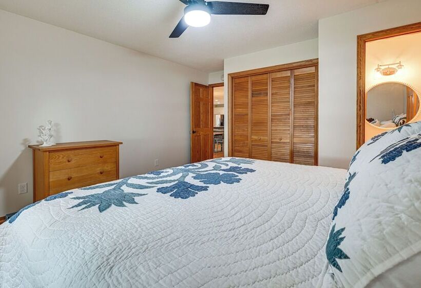 Wisconsin Home W/ Dock On Lake Arbutus!