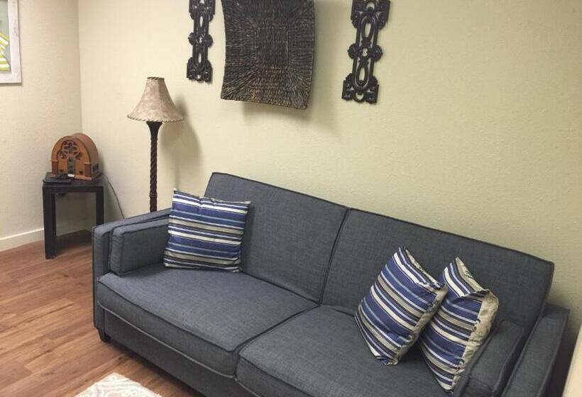 호스텔 A Place To Stay Rooms