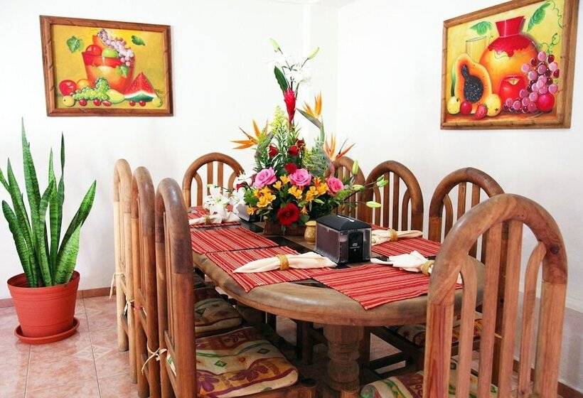 فندق صغير Hostal Casa Blanca