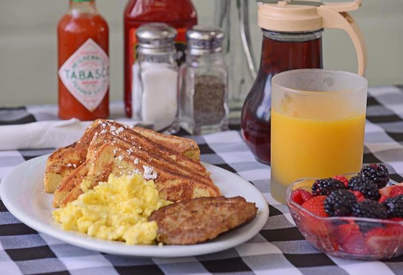 مبيت وإفطار All Aboard Cafe And Inn