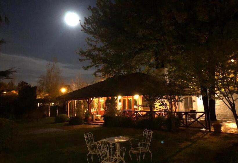 تختخواب و صبحانه Casa De Coria