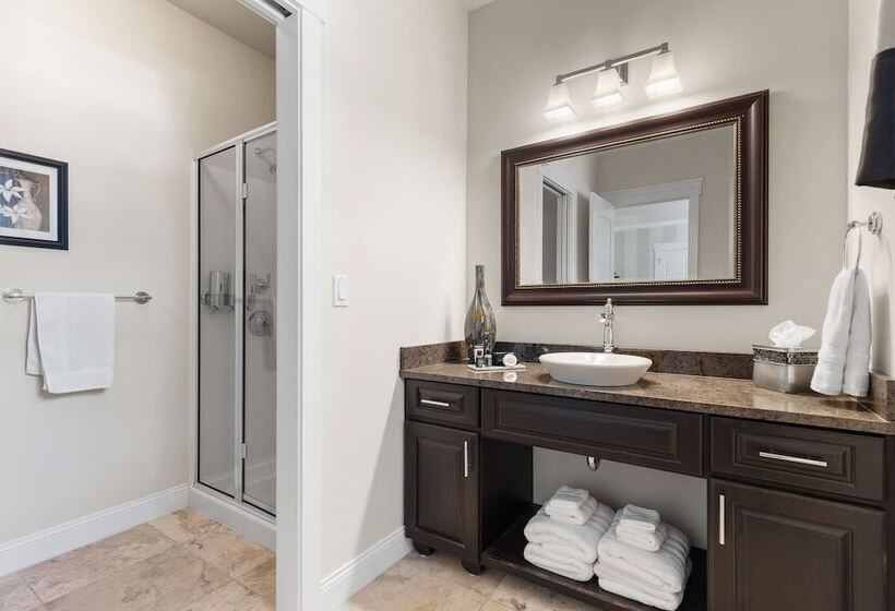 تختخواب و صبحانه Summer Creek Inn