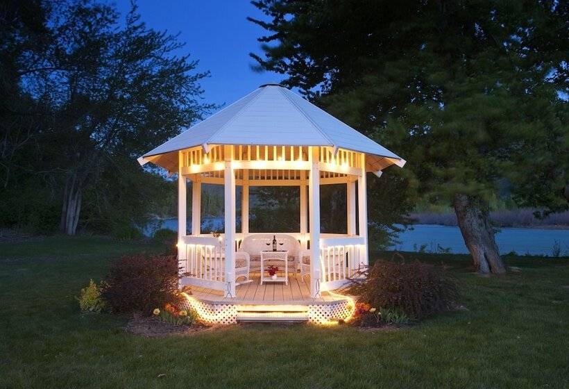 مبيت وإفطار Warm Springs Inn & Winery