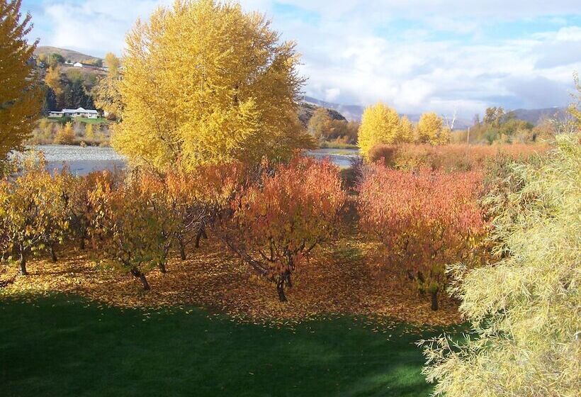 مبيت وإفطار Warm Springs Inn & Winery