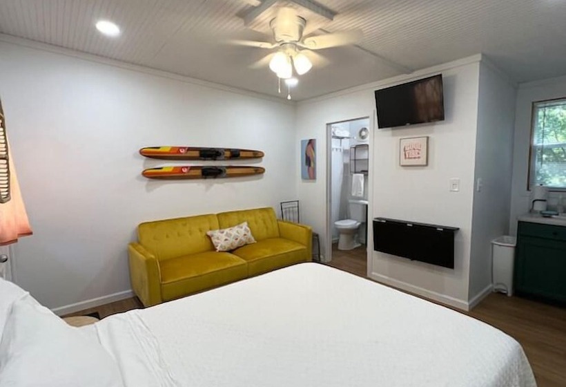 Bluebird Bay Resort