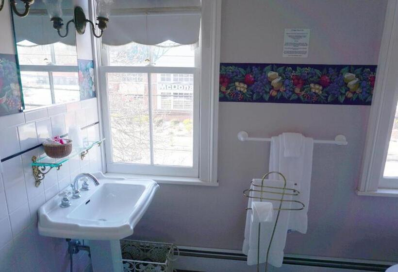 هتل Stay Saratoga