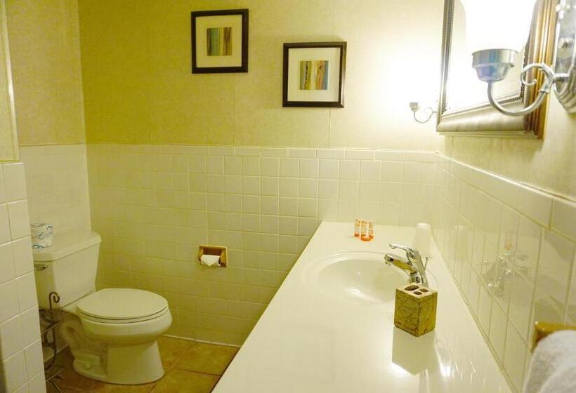 هتل Stay Saratoga