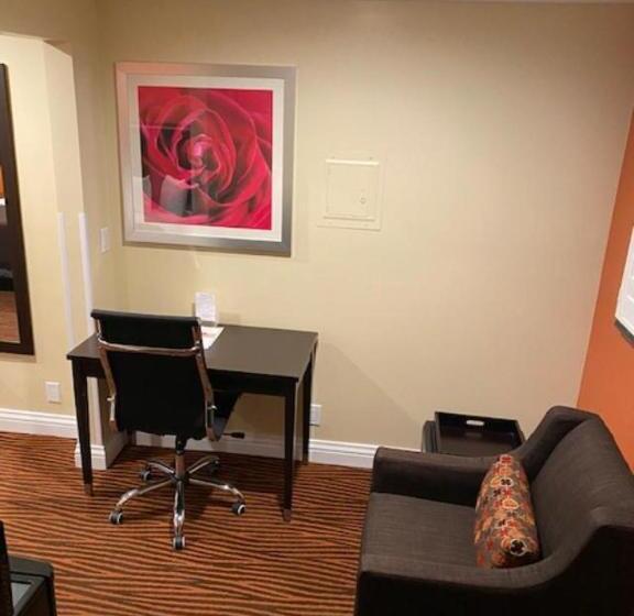 모텔 Convention Center Inn & Suites