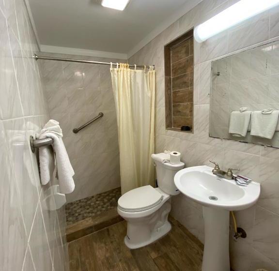 מוטל Economy Inn