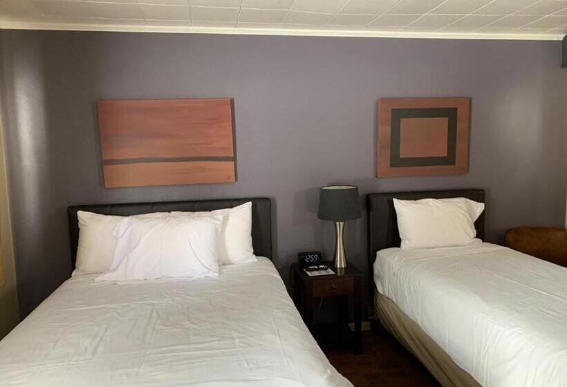 The Triangle Motel