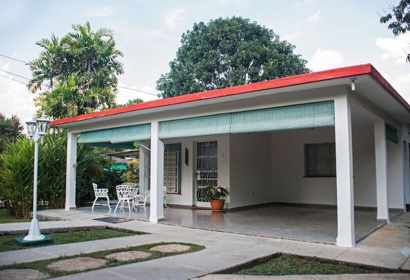 تختخواب و صبحانه Hostal Doña Amalia Cuba