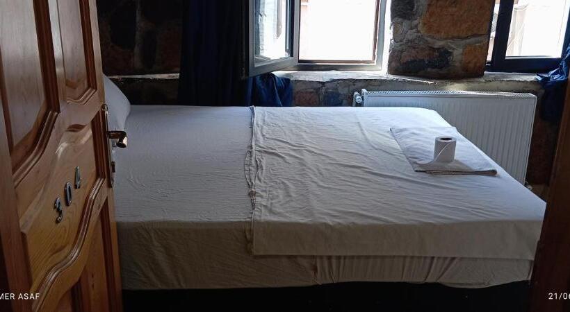 Halas Otel