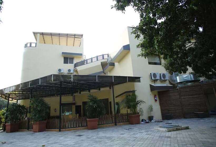 ホテル Saroj Sagar   Sagar