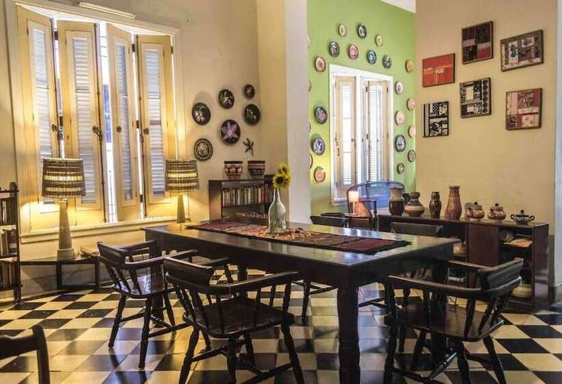 پانسیون Hostal Belele