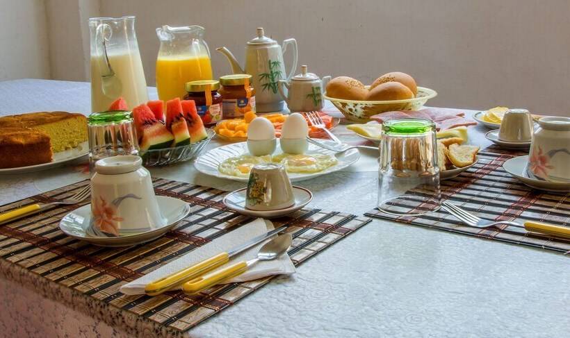 پانسیون Hostal Corona