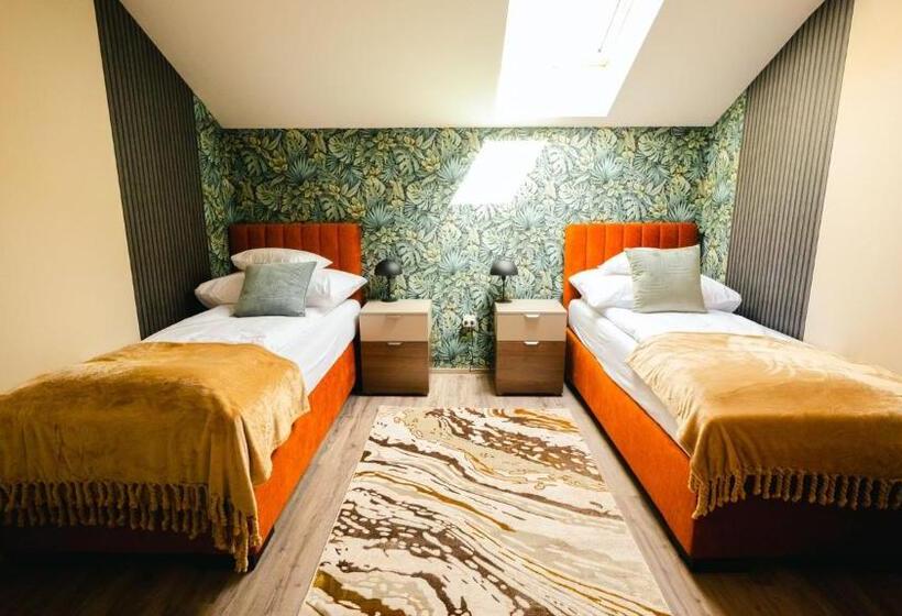 Bed and Breakfast M5 Autópálya Eurobus Panzió 140,km Kisteleki Lehajtó