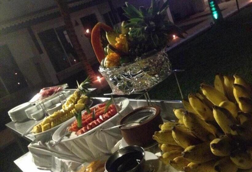 호텔 Coco Royal Beach Resort