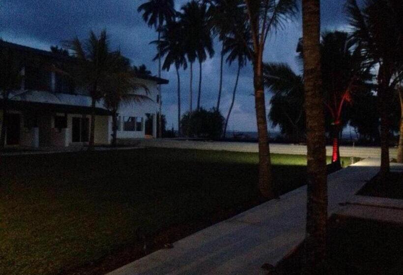 호텔 Coco Royal Beach Resort