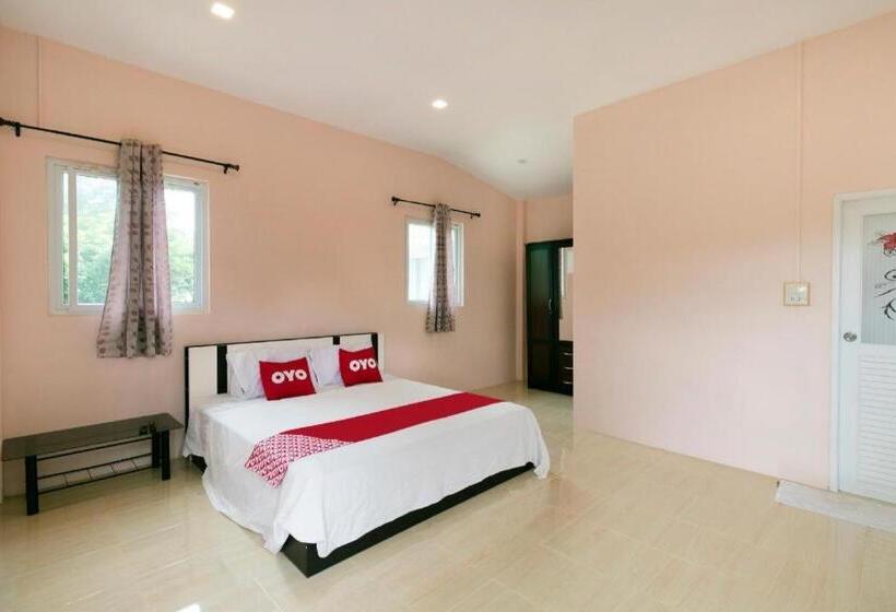 בית מלון כפרי Oyo 949 Sansuk Resort Paknampran