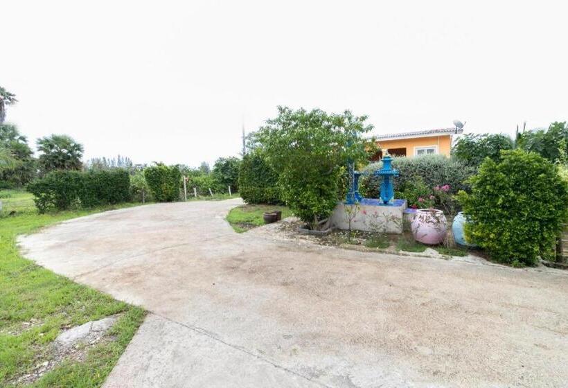 בית מלון כפרי Oyo 949 Sansuk Resort Paknampran
