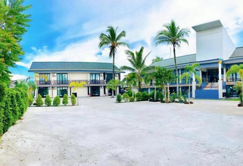هتل The Coco Grand Chalet Pakbara
