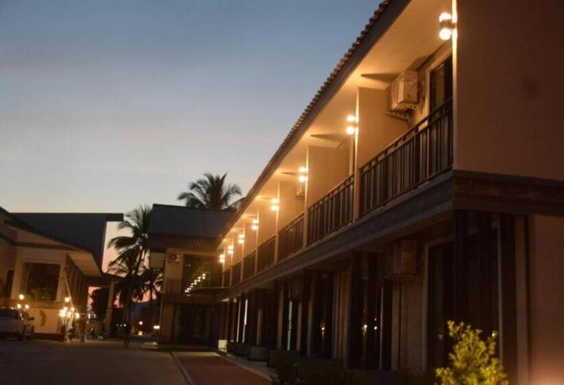 هتل The Coco Grand Chalet Pakbara