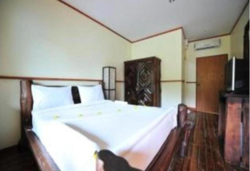 Phuttachot Resort
