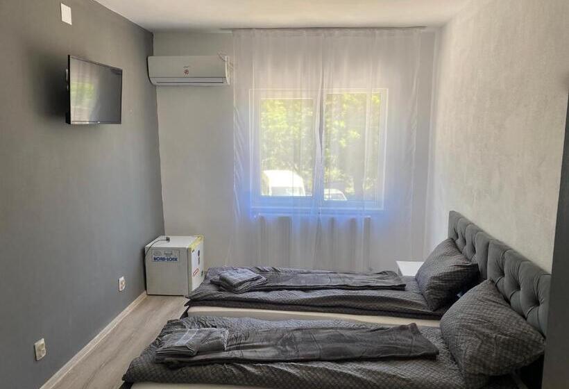 هاستل Crosi Home