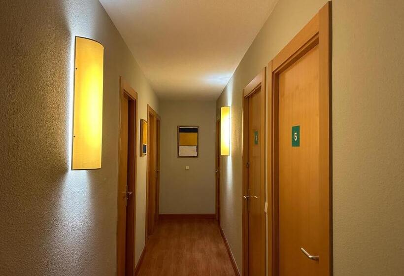 旅馆 Mikasita Pamplona Student Residence