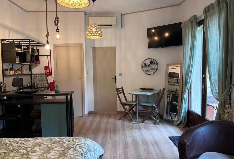 Bed and Breakfast Charmant Studio En Rez De Jardin Chaville