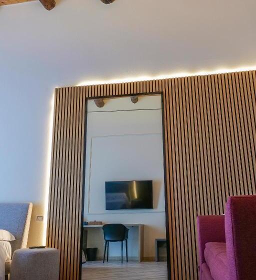 تختخواب و صبحانه Rooftop Parthenopeo Contemporary Rooms
