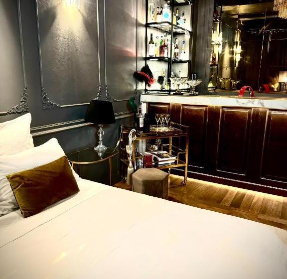 تختخواب و صبحانه Teresa B&d   The Unconventional House