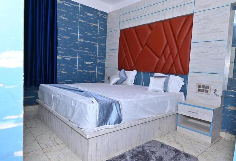 酒店 The Palace Suites