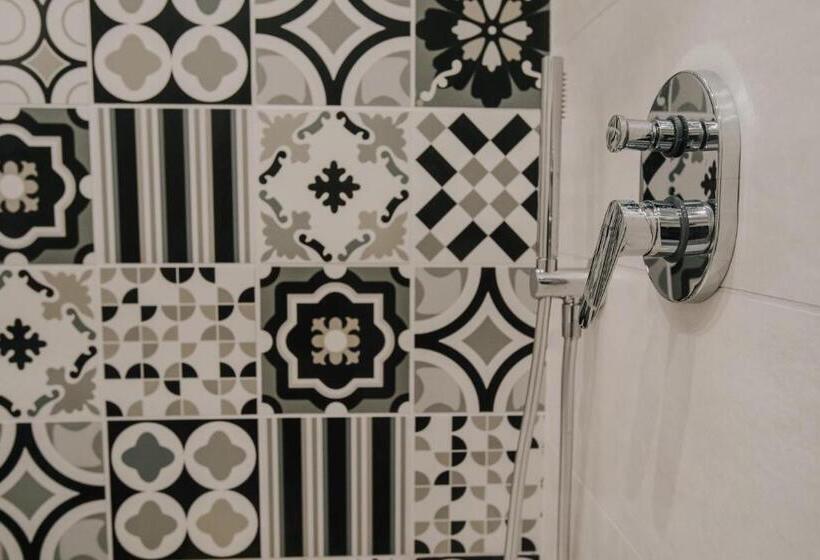تختخواب و صبحانه Marcone Luxury Rooms   Il Giardino Di Pietra
