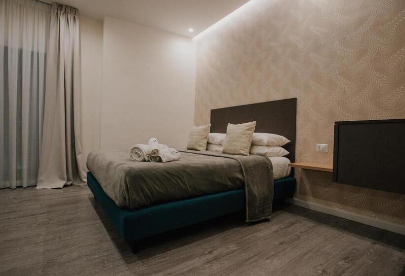 تختخواب و صبحانه Marcone Luxury Rooms   Il Giardino Di Pietra