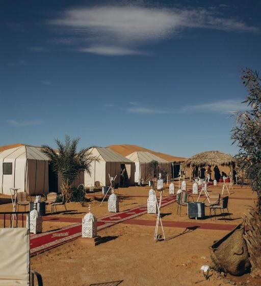هتل East Desert & Luxury Camp