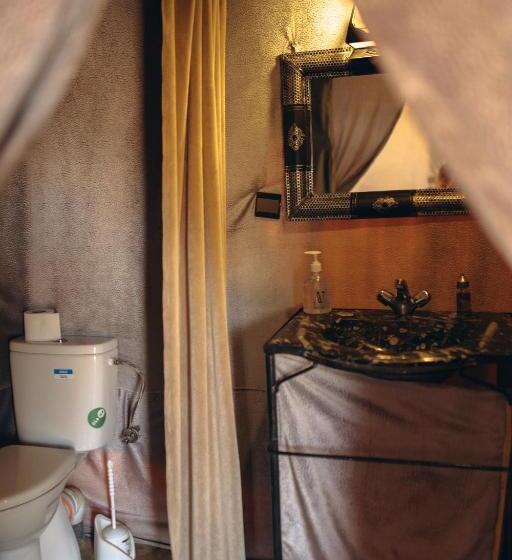 هتل East Desert & Luxury Camp