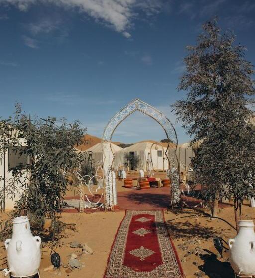 هتل East Desert & Luxury Camp