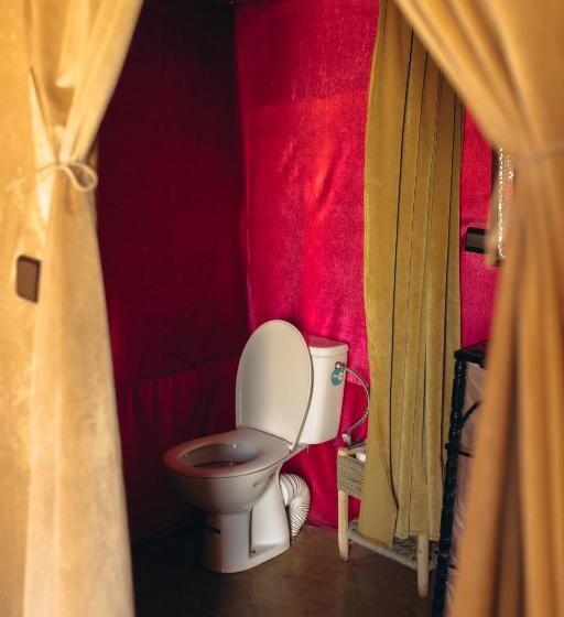 هتل East Desert & Luxury Camp