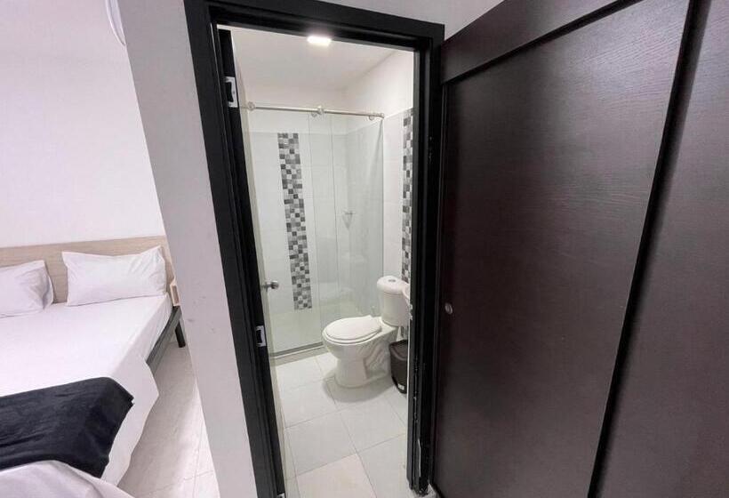 هتل Valencia Gold