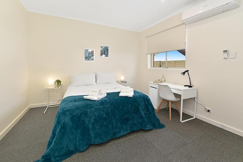 Pension 206dr2 & 3   Large Rooms In Carlton 2br Apt! Ac, Smart Tv, Pkg!