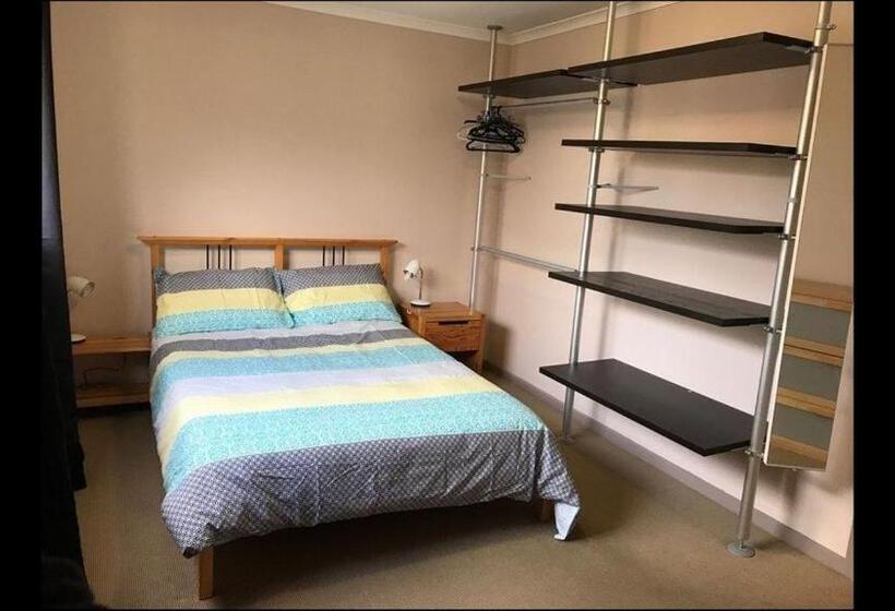 Пансион Moonbah Loft