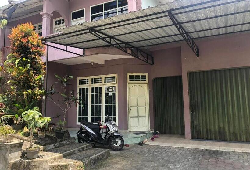 Пансион Siti S Guest House