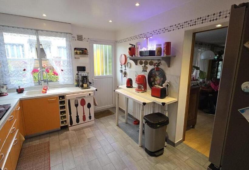 膳宿费 Chambres Privées Avec Piscine Partagées Et Cuisine Partagée à 20 Minutes De Paris Et 40 Minutes De D