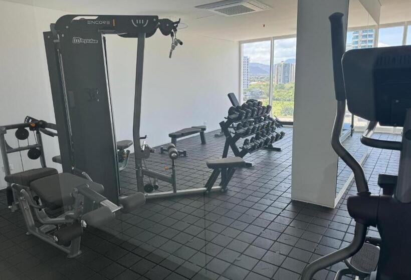 Suite Lujosa Con Jacuzzi Piso 14 Vista Al Mar