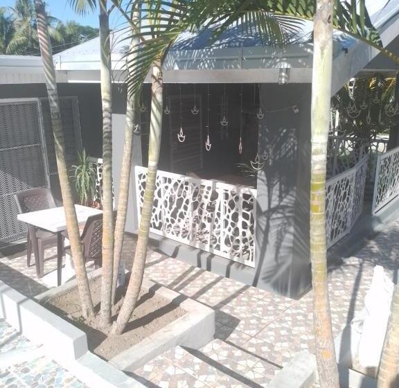 تختخواب و صبحانه Home Away From Home